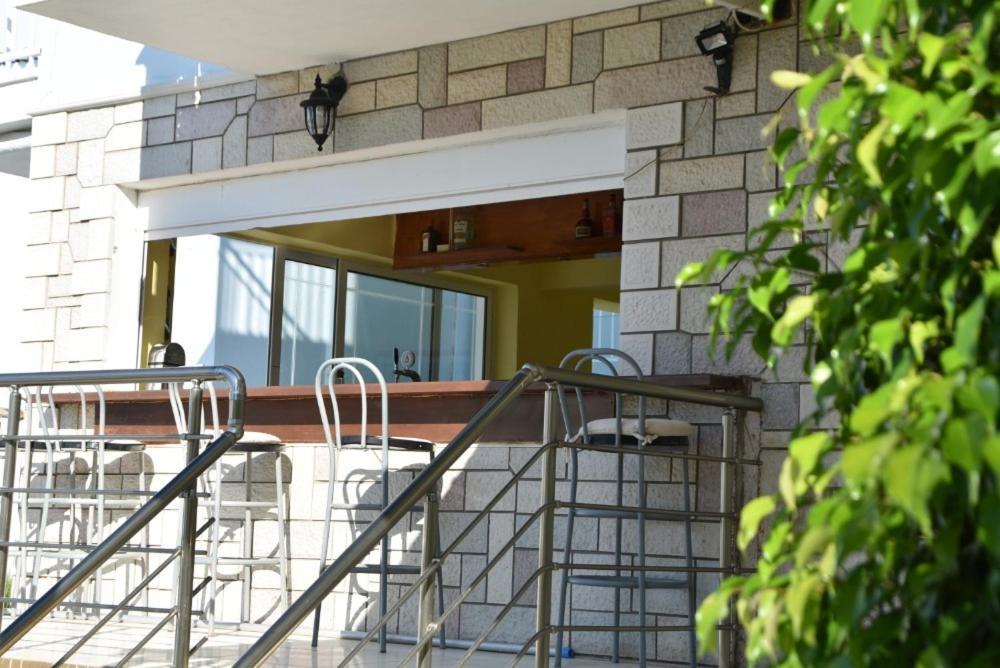 Clear Horizon Aparthotel Amoudi Exterior photo