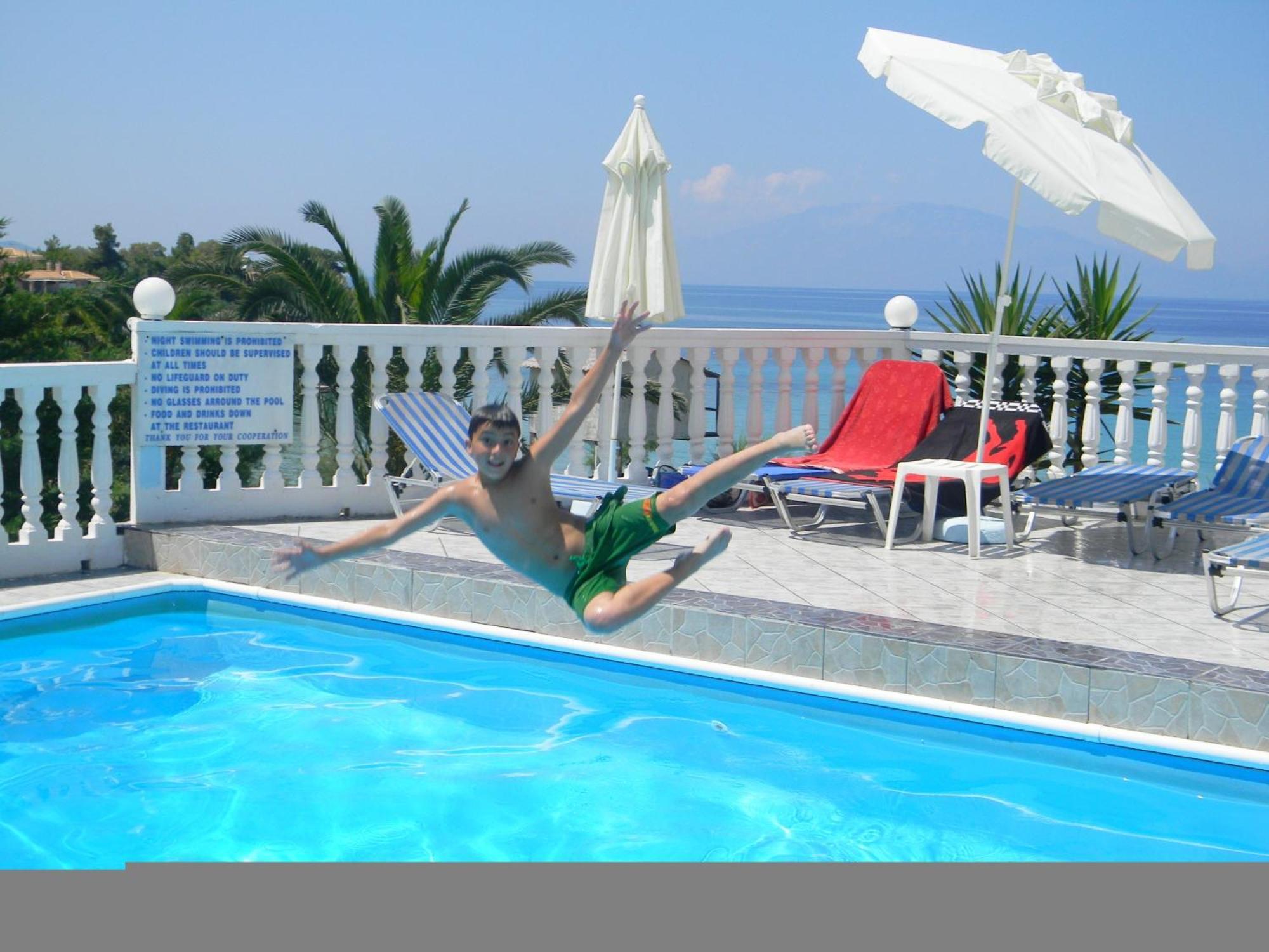 Clear Horizon Aparthotel Amoudi Exterior photo