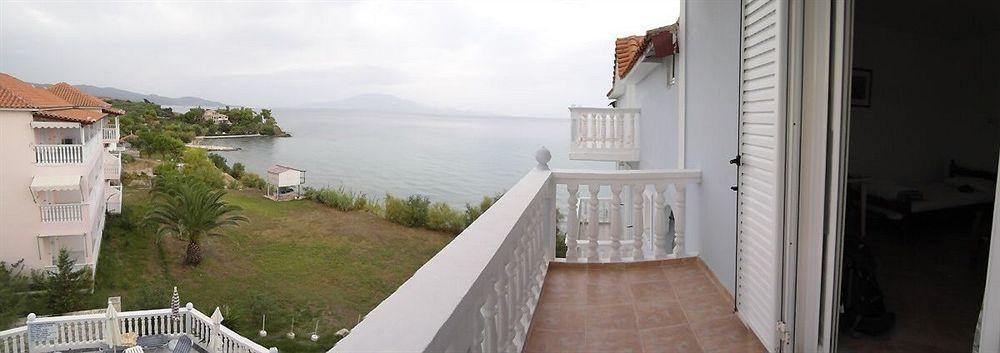 Clear Horizon Aparthotel Amoudi Exterior photo