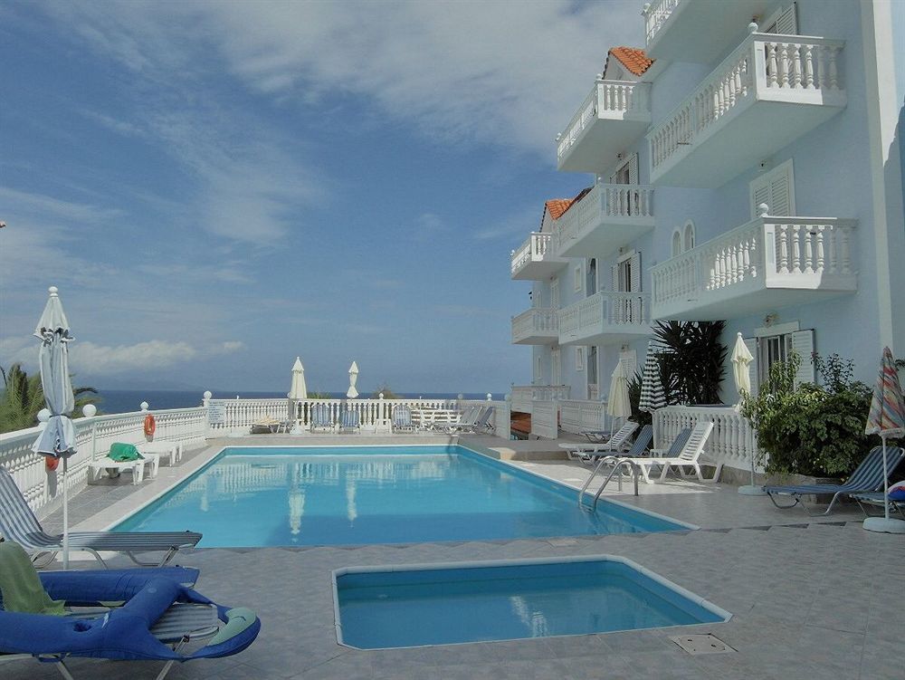 Clear Horizon Aparthotel Amoudi Exterior photo