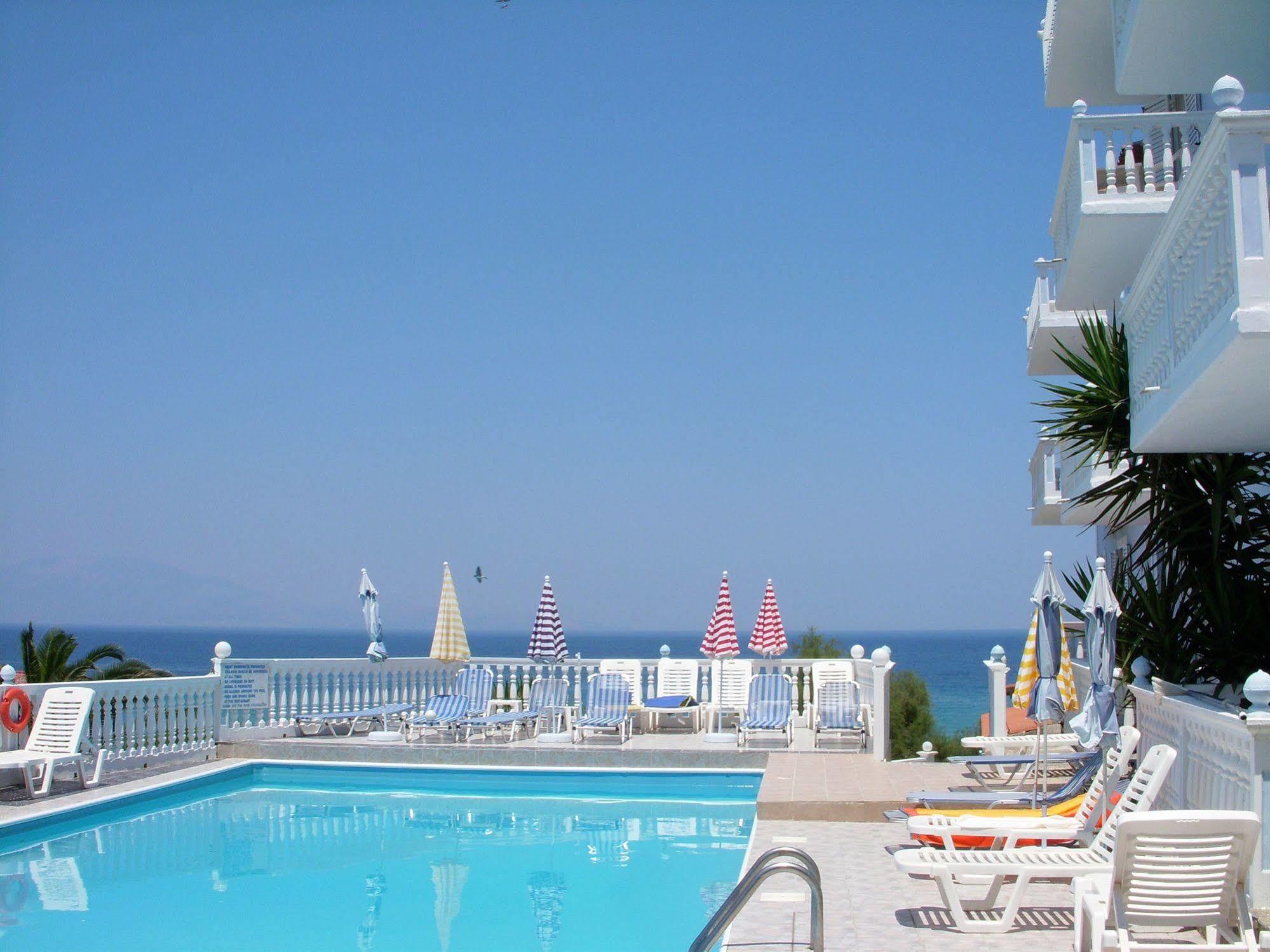 Clear Horizon Aparthotel Amoudi Exterior photo