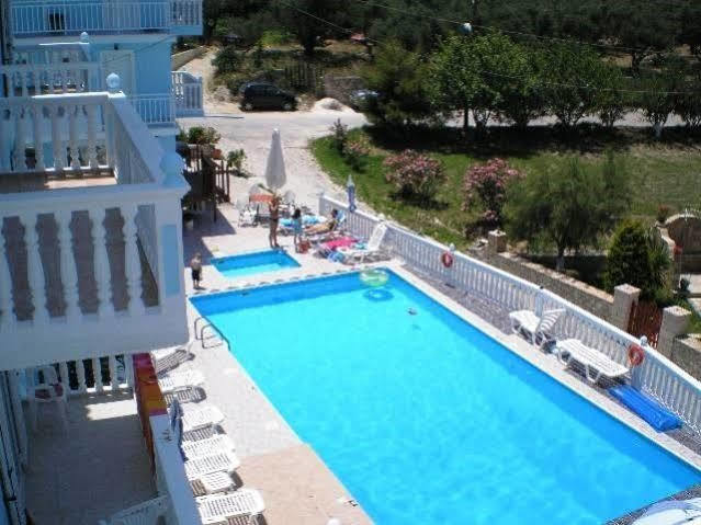 Clear Horizon Aparthotel Amoudi Exterior photo